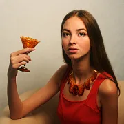 Бокал для мартини из камня (янтарь) — фотография 4