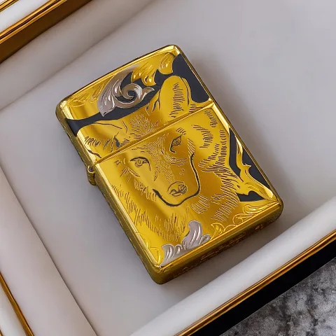 Сувенирная зажигалка Zippo "Вожак" — необычный подарок